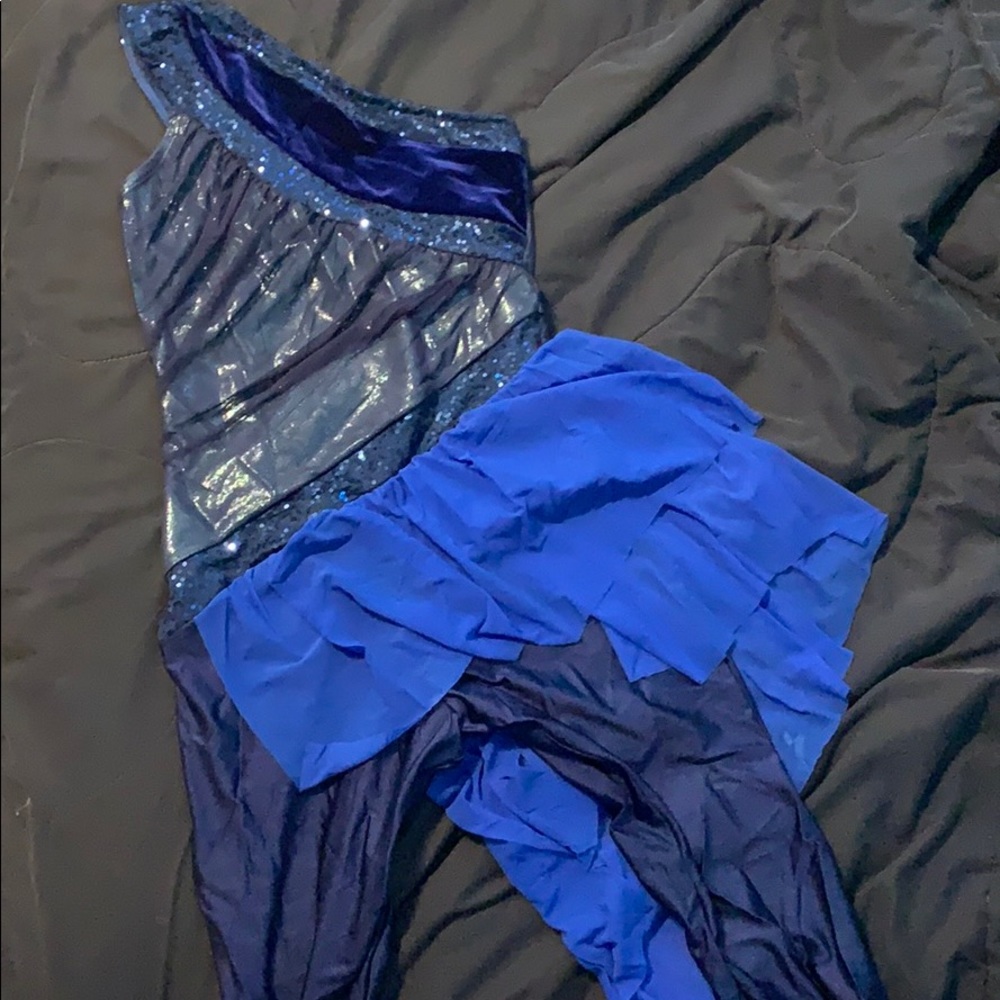 Color guard outfit